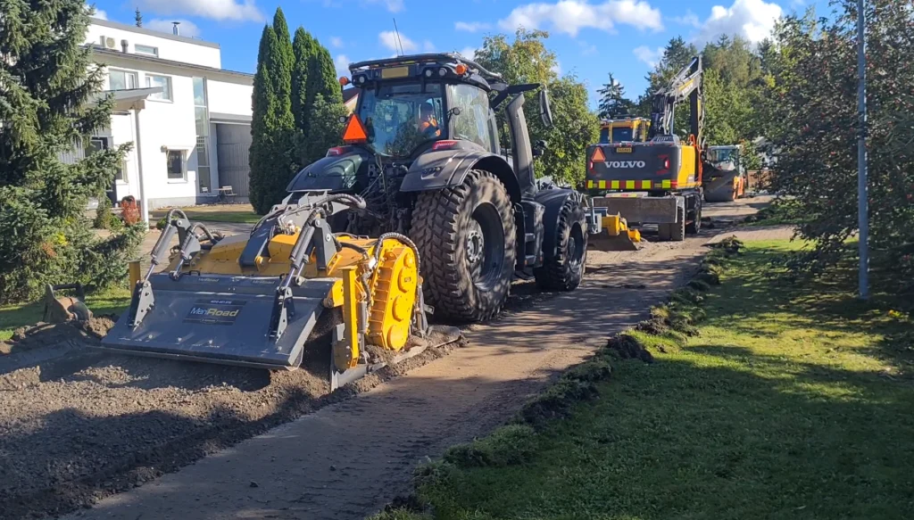 MeriRoad equipment doing road maintenance and asphalt recycling